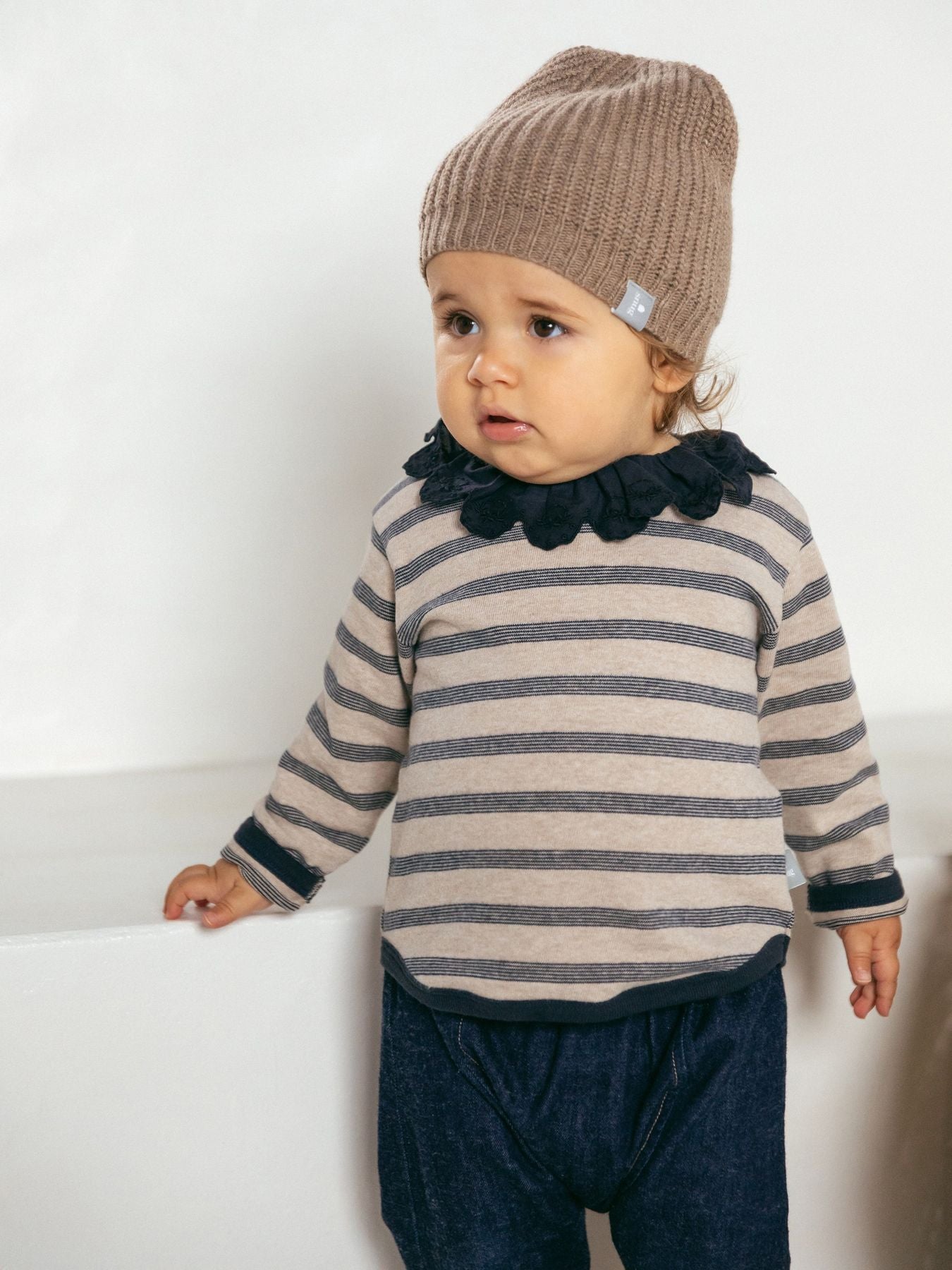 928AY4W042B86 - - SNUG