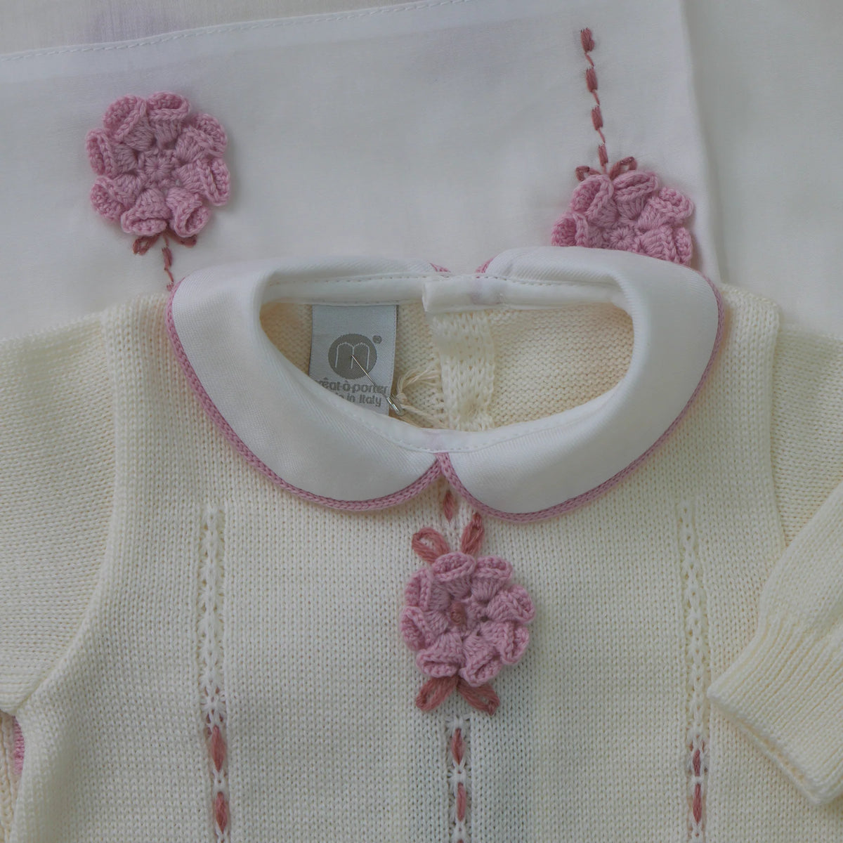 TUTINA INTERA CON ROSE GRANDI RILIEVO - NEONATA - LANA 100% - Marlù IS1010BIS