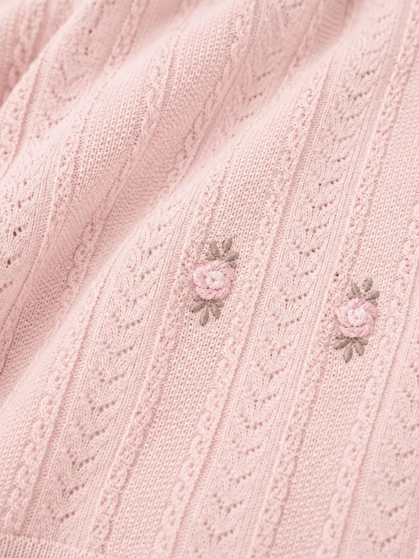COPERTA CON TRECCE E FIORI RICAM.A MANO IN RILIEVO - NEONATA - LANA 100% - Marlù IS1180